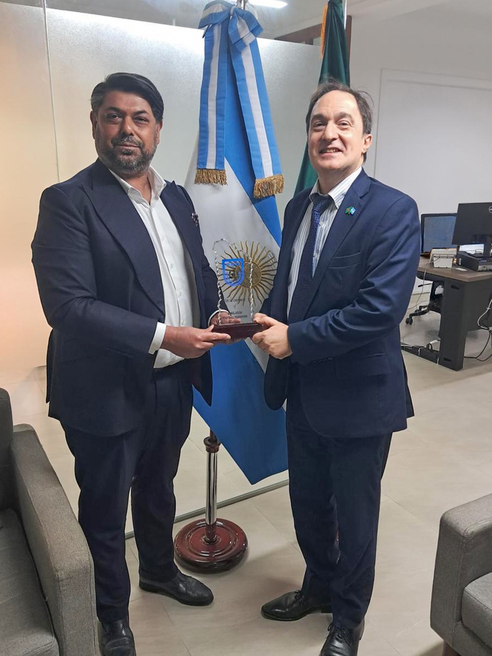 Fahad Karim, Vice-President of the Bangladesh Football Federation (BFF), paid a courtesy visit to the Embassy of Argentina in Bangladesh